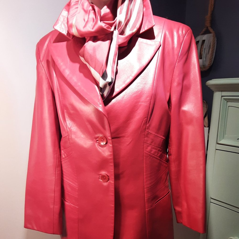 Dimitri, Veston de cuir souple rouge